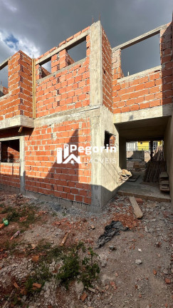 Sobrado com 3 Quartos à Venda, 131 m² em Maria Antonieta - Pinhais