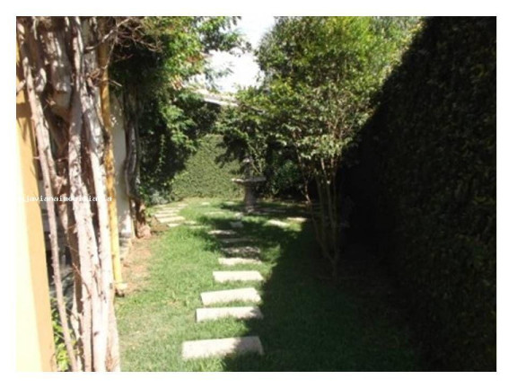 Imagem Casa à Venda, em São Paulo 2 - Cotia Imagem Casa à Venda, em São Paulo 2 - Cotia