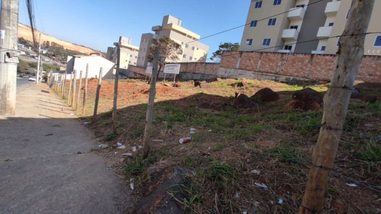 Imagem Terreno à Venda, 1.200 m² em Cabral - Contagem Imagem Terreno à Venda, 1.200 m² em Cabral - Contagem