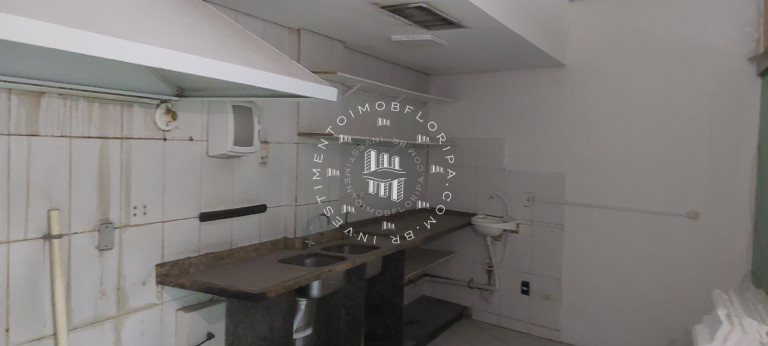 Imagem Imóvel com 1 Quarto à Venda, 27 m² em Centro - Florianópolis Imagem Imóvel com 1 Quarto à Venda, 27 m² em Centro - Florianópolis