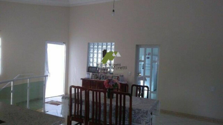 Imagem Casa com 3 Quartos à Venda, 240 m²