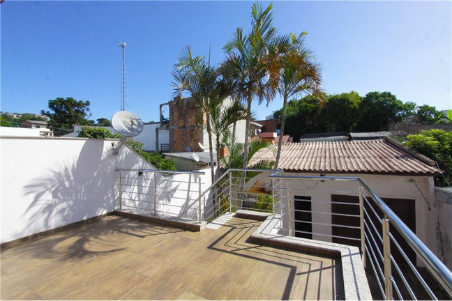 Imagem Casa com 5 Quartos à Venda, em São José - Porto Alegre Imagem Casa com 5 Quartos à Venda, em São José - Porto Alegre