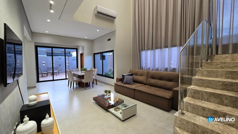 Imagem Sobrado com 3 Quartos à Venda, 225 m² em Porto Seguro - Dourados