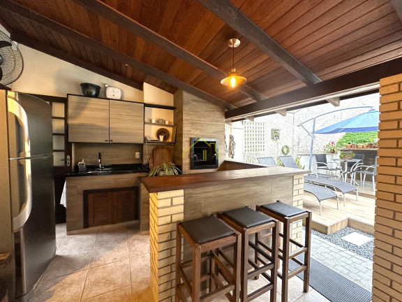Imagem Casa com 3 Quartos à Venda, 132 m² em Santo Antônio - Joinville