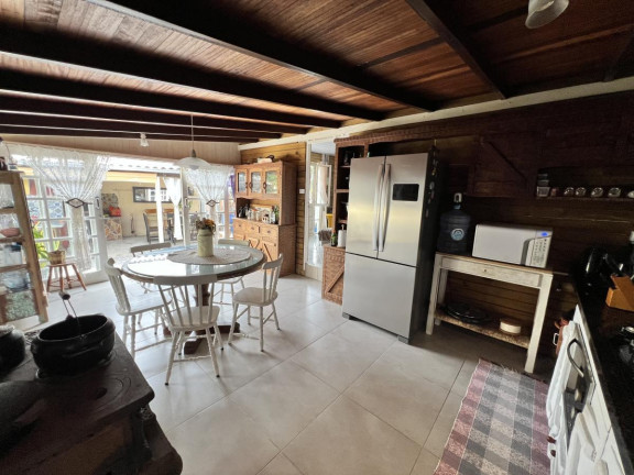 Imagem Casa com 5 Quartos à Venda, 100 m² em Barra Da Lagoa - Florianópolis Imagem Casa com 5 Quartos à Venda, 100 m² em Barra Da Lagoa - Florianópolis