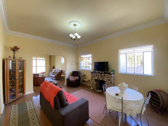 Imagem Casa com 4 Quartos à Venda, 246 m² em Alto - Teresópolis Imagem Casa com 4 Quartos à Venda, 246 m² em Alto - Teresópolis
