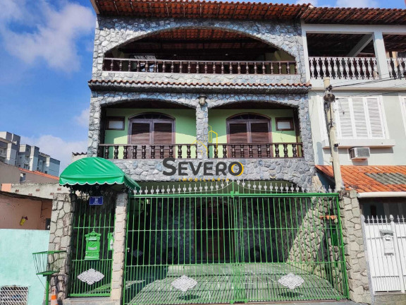 Casa com 4 Quartos à Venda, 500 m² em Centro - São Gonçalo