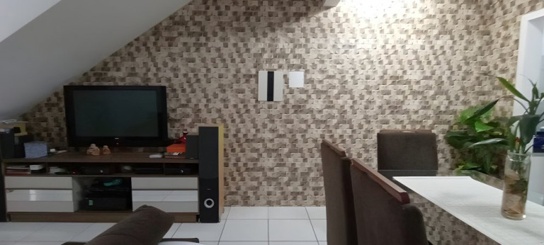 Sobrado com 2 Quartos à Venda, 140 m² em Santa Regina - Camboriú