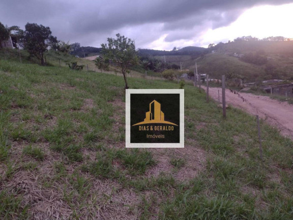 Imagem Chácara com 2 Quartos à Venda, 2.000 m² em Capim Da Angola - Paraibuna Imagem Chácara com 2 Quartos à Venda, 2.000 m² em Capim Da Angola - Paraibuna