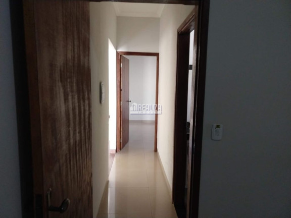 Imagem Casa com 2 Quartos à Venda, 200 m² em Jardim Espanha - Uberaba Imagem Casa com 2 Quartos à Venda, 200 m² em Jardim Espanha - Uberaba