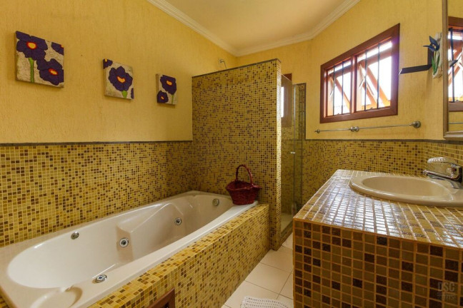 Imagem Casa com 3 Quartos à Venda, 197 m² em Hípica - Porto Alegre Imagem Casa com 3 Quartos à Venda, 197 m² em Hípica - Porto Alegre