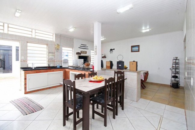 Imagem Casa com 5 Quartos à Venda, em Sarandi - Porto Alegre Imagem Casa com 5 Quartos à Venda, em Sarandi - Porto Alegre