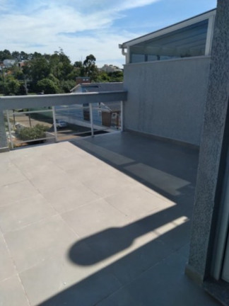 Imagem Sobrado com 3 Quartos à Venda, 140 m² em Jardim Itu - Porto Alegre