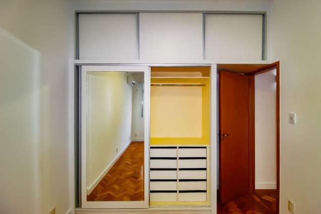 Imagem Imóvel com 2 Quartos à Venda, 75 m² em Botafogo - Rio De Janeiro Imagem Imóvel com 2 Quartos à Venda, 75 m² em Botafogo - Rio De Janeiro