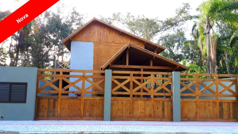 Imagem Imóvel com 6 Quartos à Venda, em Mariscal - Bombinhas Imagem Imóvel com 6 Quartos à Venda, em Mariscal - Bombinhas