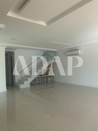 Imagem Casa com 3 Quartos à Venda, 200 m² em Recreio Dos Bandeirantes - Rio De Janeiro