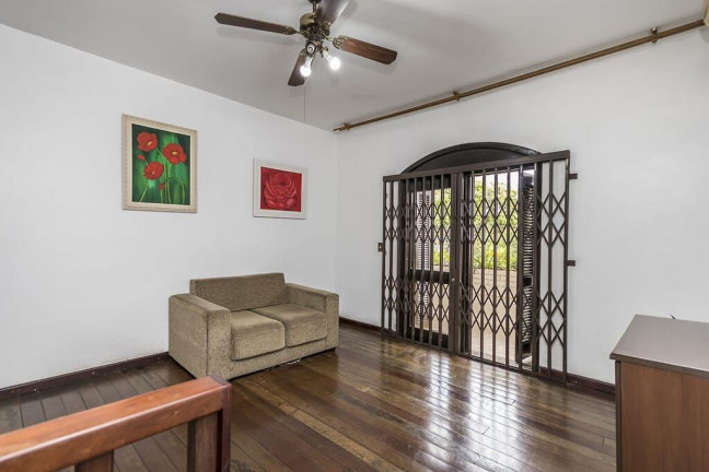Imagem Casa com 4 Quartos à Venda, 363 m² em Jardim Itu - Porto Alegre Imagem Casa com 4 Quartos à Venda, 363 m² em Jardim Itu - Porto Alegre
