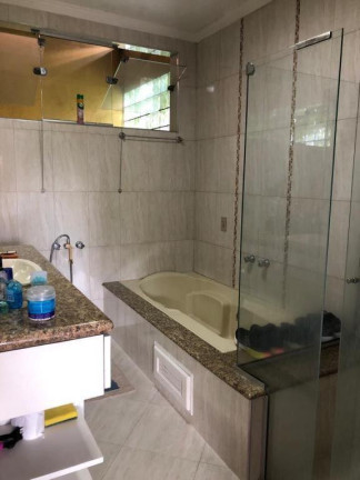 Imagem Casa com 3 Quartos à Venda, 312 m² em América - Joinville