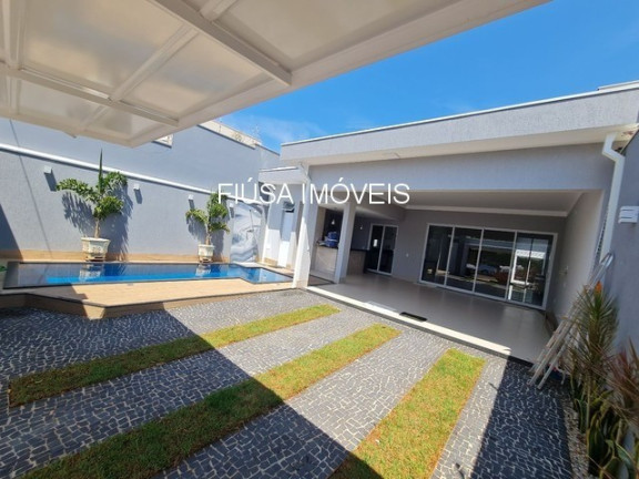 Imagem Casa com 3 Quartos à Venda,  em Centro - Sertãozinho