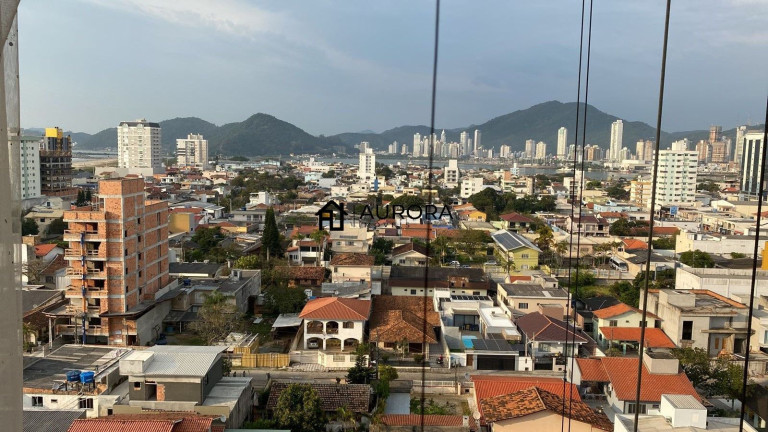 Imagem Apartamento com 2 Quartos à Venda, 82 m² em Centro - Navegantes