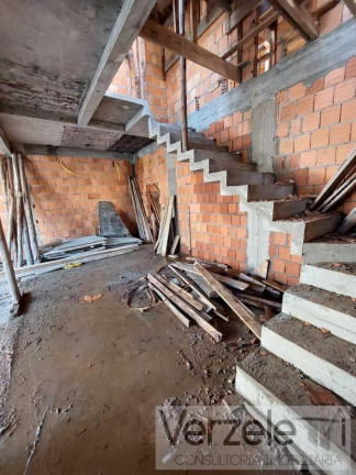 Imagem Casa com 3 Quartos à Venda, 180 m² em Centro - Balneário Camboriú Imagem Casa com 3 Quartos à Venda, 180 m² em Centro - Balneário Camboriú