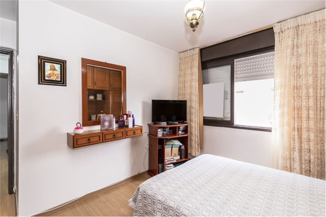 Imagem Imóvel com 3 Quartos à Venda, em Vila Ipiranga - Porto Alegre Imagem Imóvel com 3 Quartos à Venda, em Vila Ipiranga - Porto Alegre