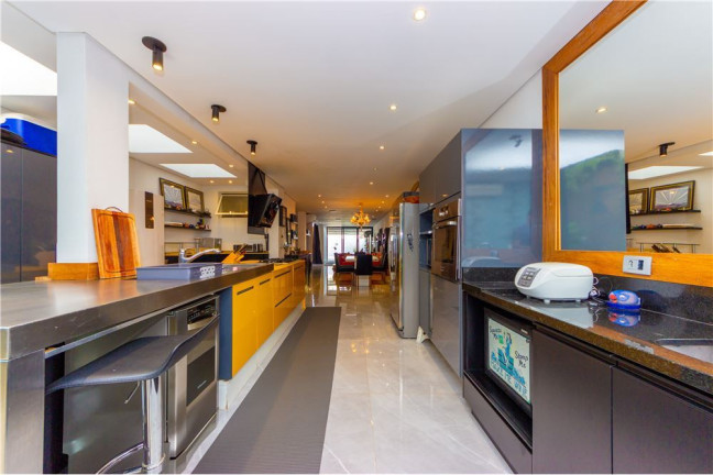 Imagem Casa com 4 Quartos à Venda, 169 m²