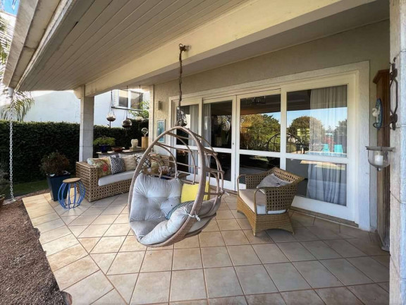 Imagem Casa com 4 Quartos à Venda,  em Vila Santo Antônio - Cotia