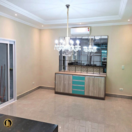 Imagem Casa com 3 Quartos à Venda, em Taubaté Imagem Casa com 3 Quartos à Venda, em Taubaté