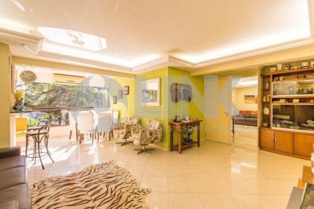 Imagem Apartamento com 3 Quartos à Venda, 110 m² em Auxiliadora - Porto Alegre Imagem Apartamento com 3 Quartos à Venda, 110 m² em Auxiliadora - Porto Alegre