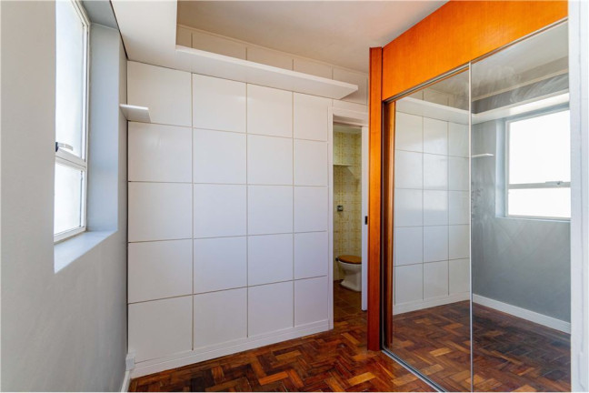 Imagem Imóvel com 2 Quartos à Venda, em Menino Deus - Porto Alegre Imagem Imóvel com 2 Quartos à Venda, em Menino Deus - Porto Alegre