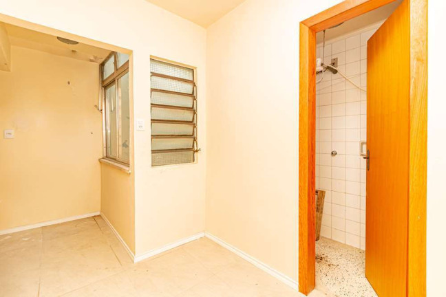 Imagem Imóvel com 2 Quartos à Venda, 78 m² em Santana - Porto Alegre Imagem Imóvel com 2 Quartos à Venda, 78 m² em Santana - Porto Alegre