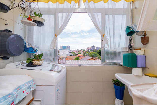 Imagem Imóvel com 3 Quartos à Venda, em Jardim Itu - Porto Alegre Imagem Imóvel com 3 Quartos à Venda, em Jardim Itu - Porto Alegre
