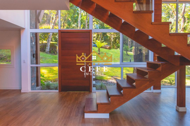 Imagem Casa com 4 Quartos à Venda, 385 m² em Centro - Gramado