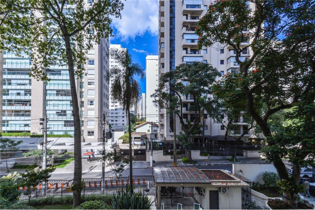 Imagem Imóvel com 3 Quartos à Venda,  em Moema - São Paulo