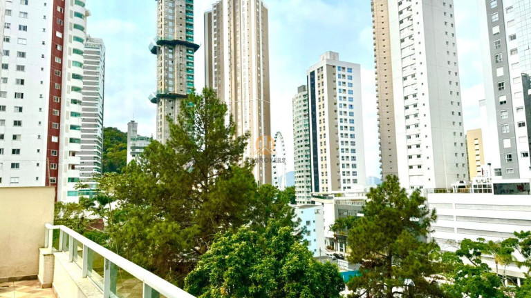 Imagem Imóvel com 3 Quartos à Venda, 213 m² em Pioneiros - Balneário Camboriú Imagem Imóvel com 3 Quartos à Venda, 213 m² em Pioneiros - Balneário Camboriú