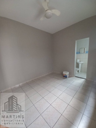 Imagem Kitnet com 1 Quarto à Venda, 35 m² em Encruzilhada - Santos Imagem Kitnet com 1 Quarto à Venda, 35 m² em Encruzilhada - Santos