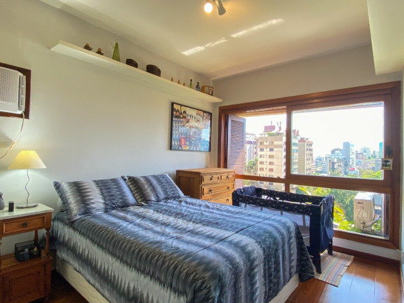 Imagem Imóvel com 3 Quartos à Venda, 140 m² em Rio Branco - Porto Alegre Imagem Imóvel com 3 Quartos à Venda, 140 m² em Rio Branco - Porto Alegre