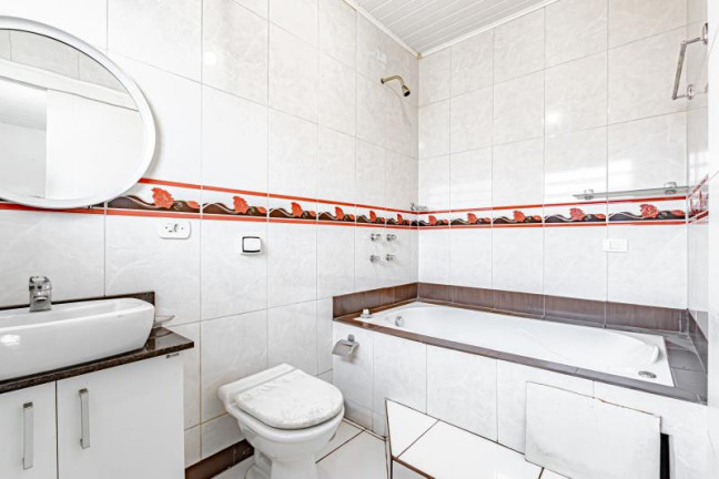 Imagem Sobrado com 5 Quartos à Venda,  em Atuba - Curitiba