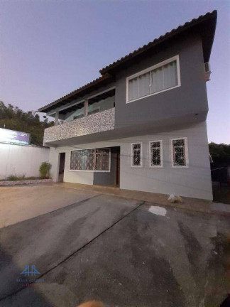Imagem Casa com 6 Quartos à Venda, 280 m² em Córrego Grande - Florianópolis Imagem Casa com 6 Quartos à Venda, 280 m² em Córrego Grande - Florianópolis