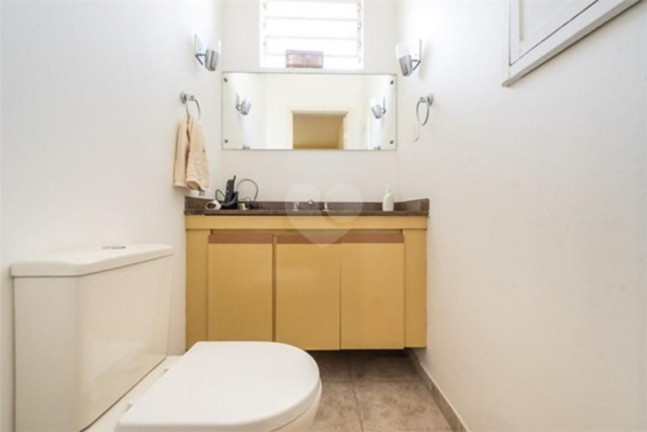 Imagem Casa com 6 Quartos à Venda, 202 m²