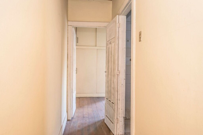 Imagem Casa com 3 Quartos à Venda, 305 m² em Floresta - Porto Alegre Imagem Casa com 3 Quartos à Venda, 305 m² em Floresta - Porto Alegre