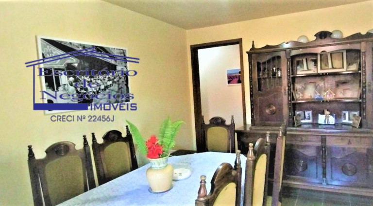 Imagem Casa com 4 Quartos à Venda, 250 m² em Agronomia - Porto Alegre Imagem Casa com 4 Quartos à Venda, 250 m² em Agronomia - Porto Alegre