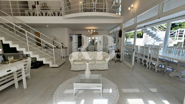 Imagem Imóvel com 6 Quartos à Venda, em Riviera - Bertioga Imagem Imóvel com 6 Quartos à Venda, em Riviera - Bertioga
