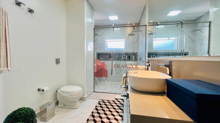Imagem Casa com 4 Quartos à Venda, 381 m² em Vila Operária - Itajaí Imagem Casa com 4 Quartos à Venda, 381 m² em Vila Operária - Itajaí
