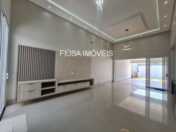Imagem Casa com 3 Quartos à Venda,  em Centro - Sertãozinho