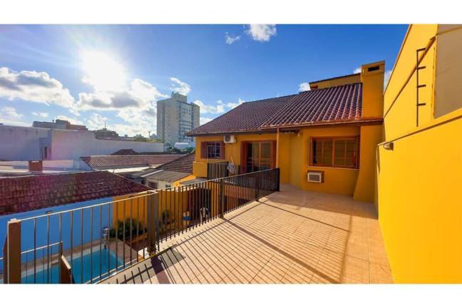 Imagem Casa com 4 Quartos à Venda, 307 m² em Partenon - Porto Alegre Imagem Casa com 4 Quartos à Venda, 307 m² em Partenon - Porto Alegre