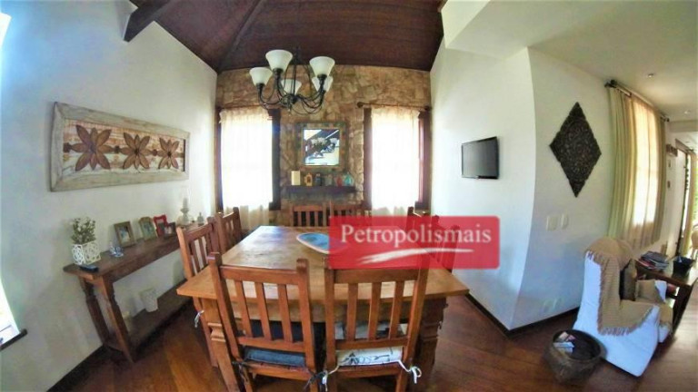 Imagem Casa com 3 Quartos à Venda, em São Sebastião - Petrópolis Imagem Casa com 3 Quartos à Venda, em São Sebastião - Petrópolis