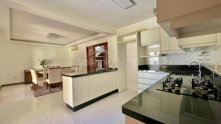 Imagem Casa com 4 Quartos à Venda, 218 m² em Capoeiras - Florianópolis