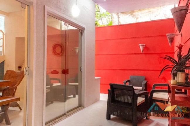 Imagem Casa com 6 Quartos à Venda,  em Massaguaçu - Caraguatatuba